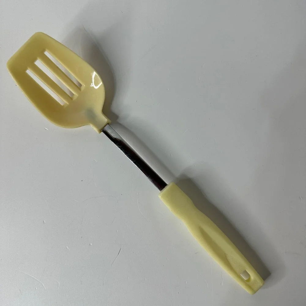 Vintage Plastic Slotted‎ Serving Spoon Cream Yellow Korea Hanging Hole 11